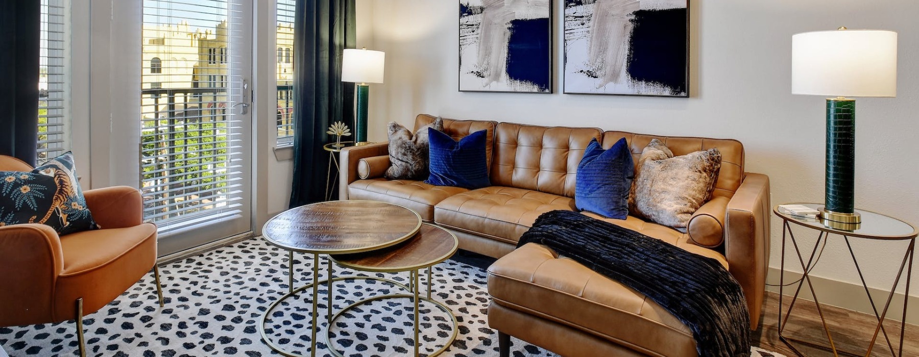 SPaciou living room with San Antonio Art Museum views